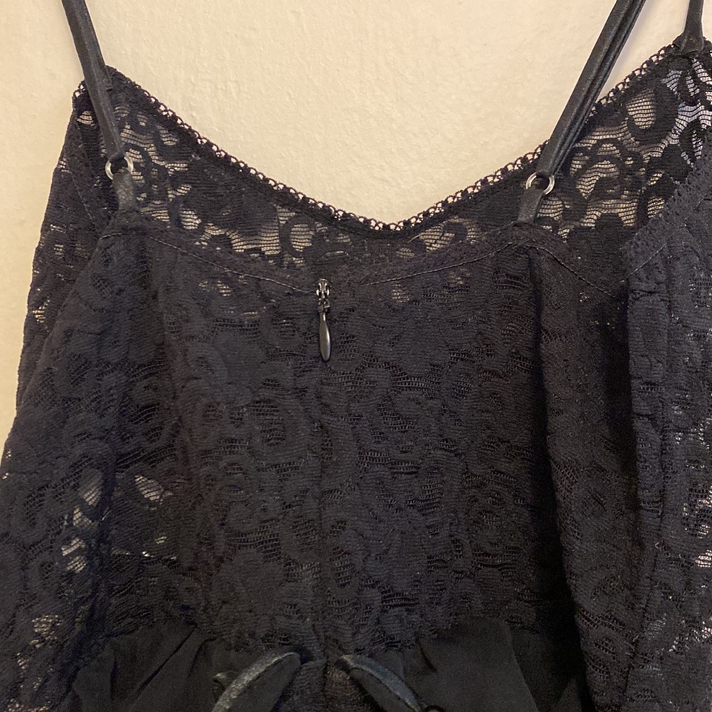 Lingerie - Picture 7 of 8